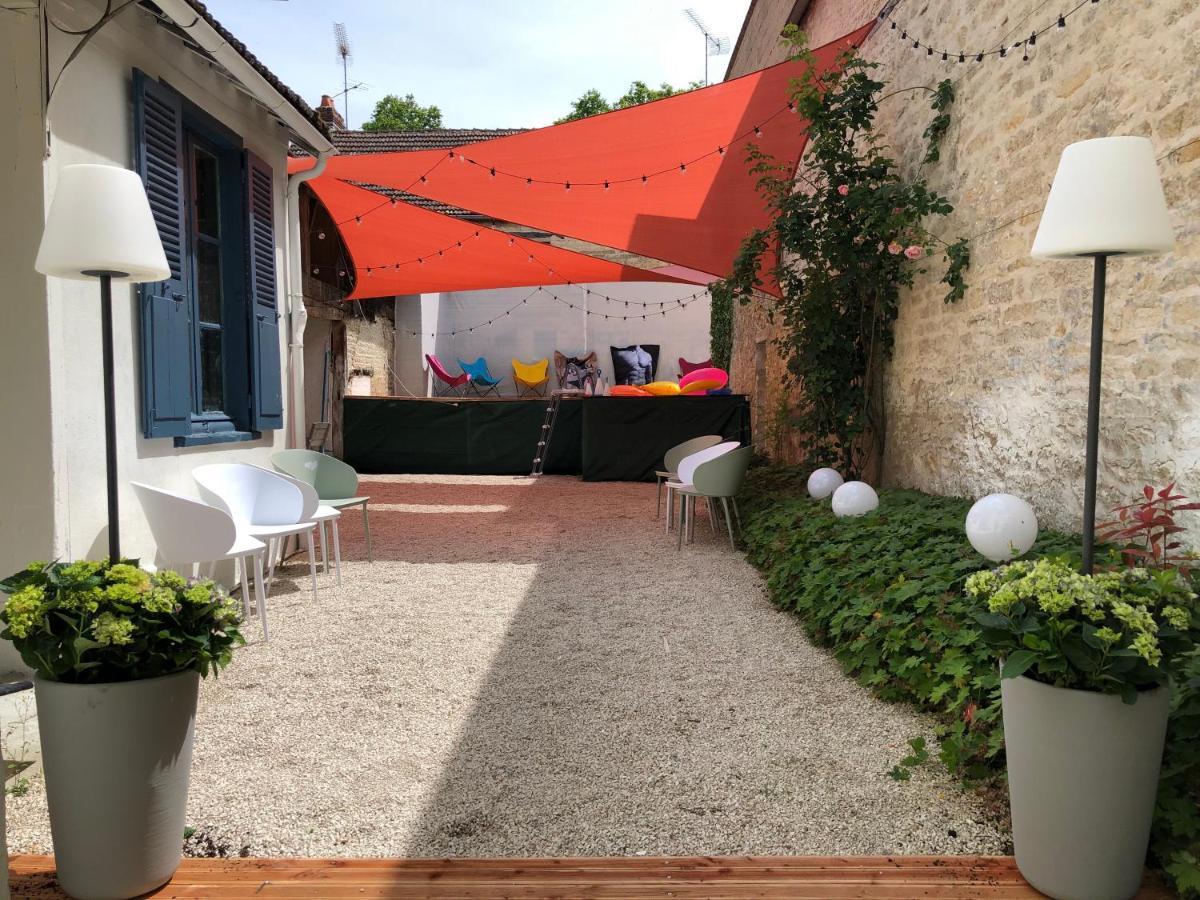 La Maison Des Amis Nuits Exterior foto